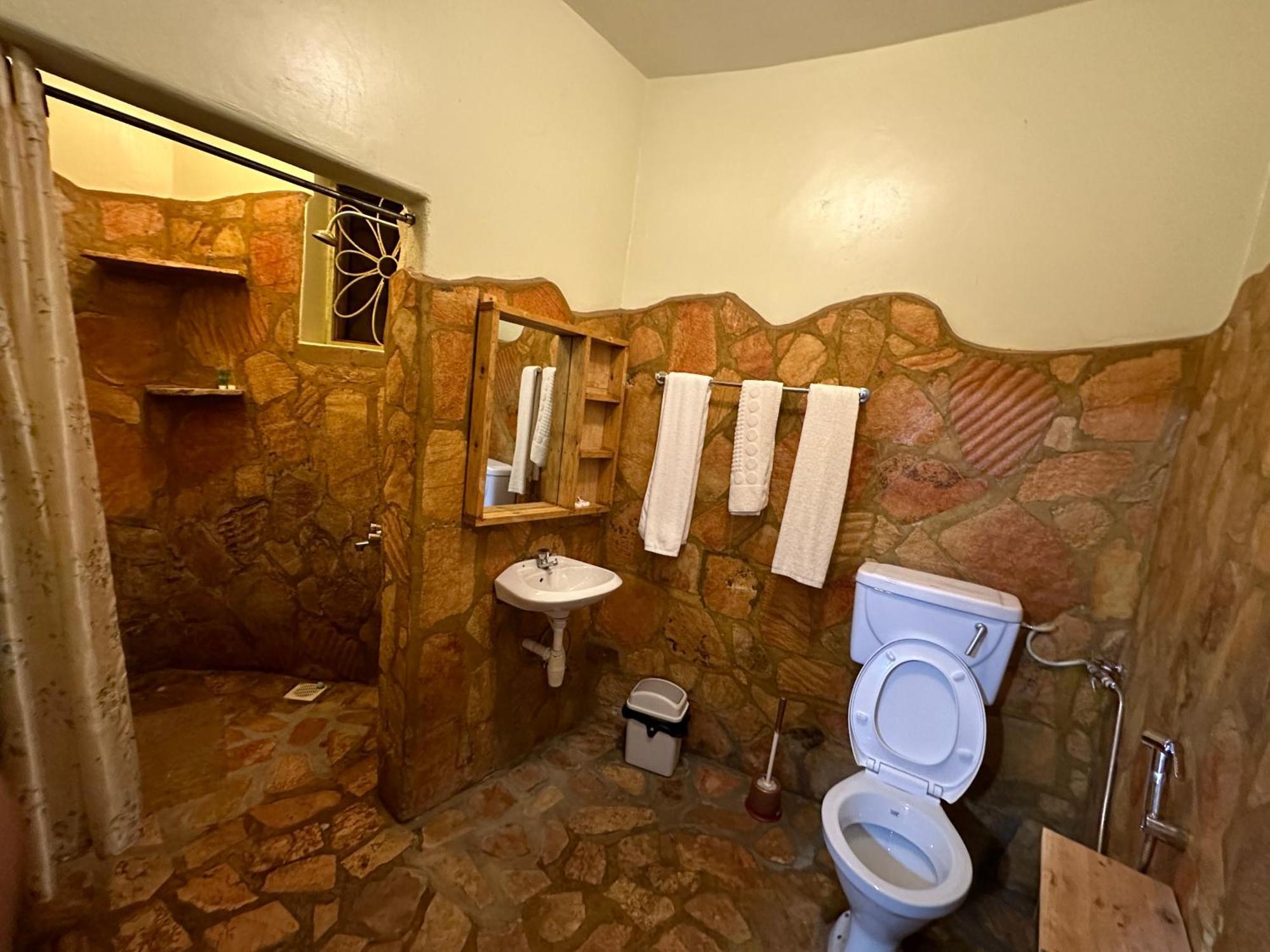 Afro Smile Hotel & Guest House جينجا المظهر الخارجي الصورة
